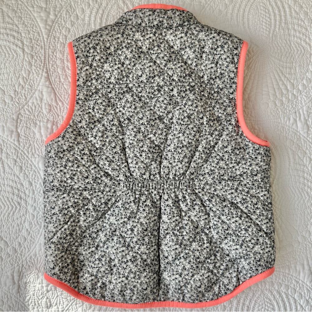 Baby GAP Floral Quilted Vest Girls Size 5 Coral Trim Gold Zip - Picture 2 of 4